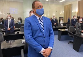 Galba Novaes é empossado vice-presidente da ALE