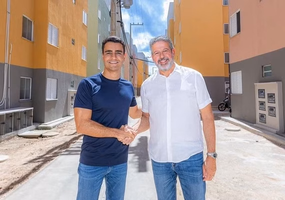 Oposição em AL pode se dividir em Flávio Bolsonaro, Caiado ou Tarcisio