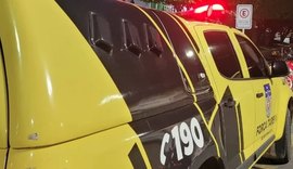 Suspeito foge por telhados no Jacintinho e abandona mais de 3 kg de drogas