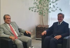 Collor conversa sobre se filiar ao PL com o presidente nacional da sígla