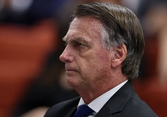 Moraes vota para condenar Bolsonaro e outros sete réus por plano de golpe