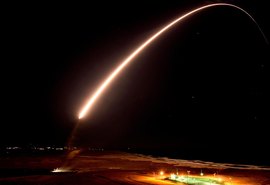 EUA buscam acelerar produção de míssil secreto para conter avanços da China