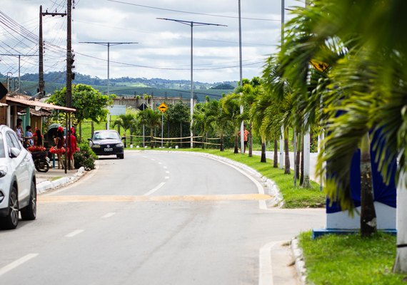 Governo de Alagoas entrega ruas pavimentadas e amplia serviços em Ibateguara