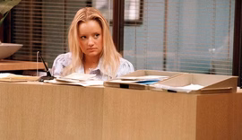Lucy Davis revela câncer incurável e diz viver de forma divertida possível