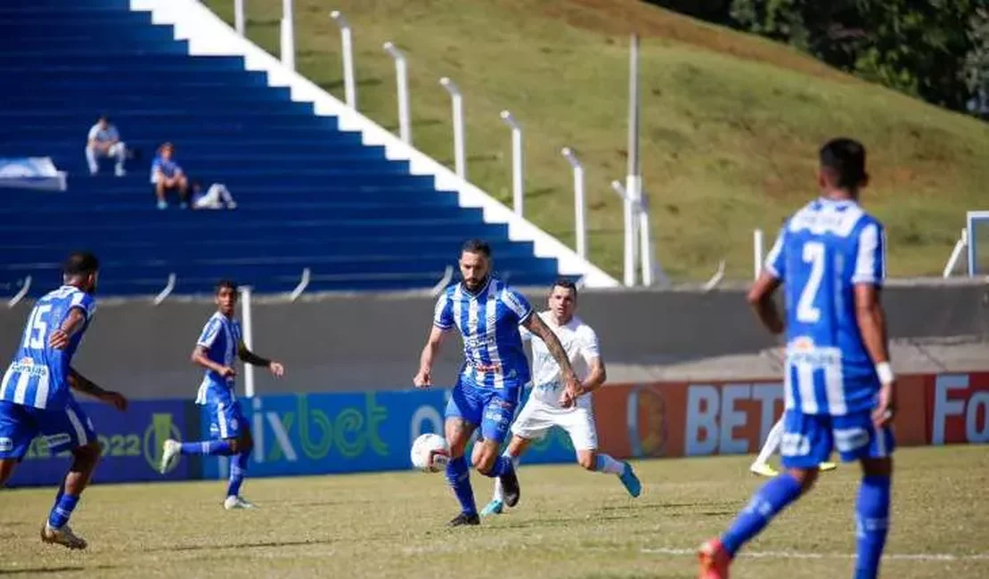 Um ponto ali, outro acolá...dessa forma o Azulão não enche o papo!