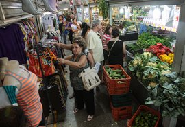 Cortes em auxílios sociais ameaçam economia de cidades do interior