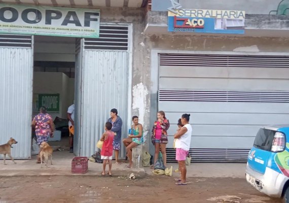 COOPAF realiza doação de alimentos em Joaquim Gomes
