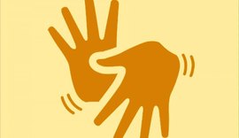 Escolas poderão ter intérprete de Libras para atendimento de pais surdos