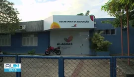 Gestão de JHC não cumpre ordem judicial, e mãe vive angústia por vaga em creche em Maceió