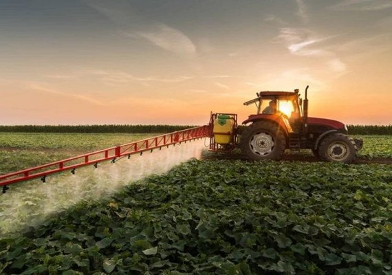 Governo identifica uso no Brasil de 147 pesticidas proibidos na UE