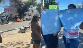 Estudantes protestam em Maceió contra salas sem ventilação e cobram Seduc