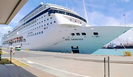 Turistas recebem atendimento de saúde ao desembarcar em Maceió