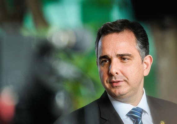 Presidente em exercício assina MP sobre área estratégica de defesa