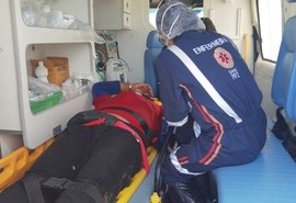 Após acidente na AL-115, motociclista é agredido a pauladas