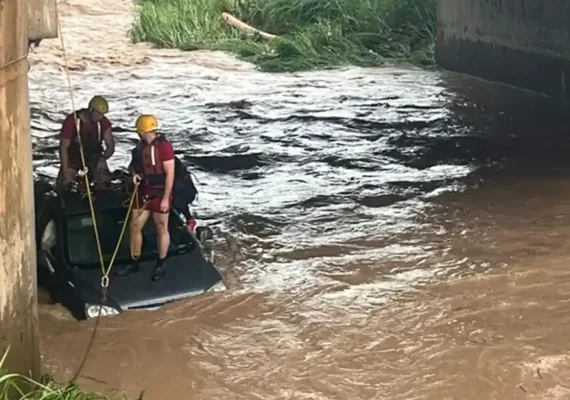 Bombeiros localizam corpo de mulher desaparecida após enchente em SP