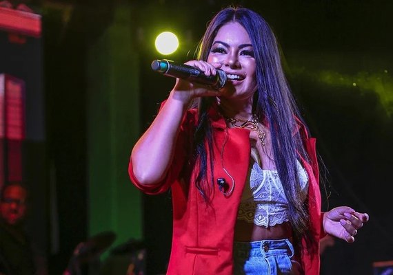 Com Paulinha Abelha em coma, Calcinha Preta suspende compromissos