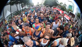 Com disposição e alegria, corredores anônimos agitam a São Silvestre