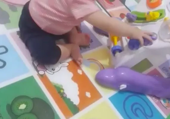 Bebê de 6 meses recebe vacina da Pfizer contra a Covid-19 por engano