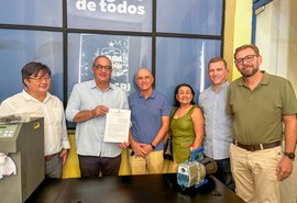 Seagri entrega equipamentos de pesquisa e beneficia 300 alunos da Ufal