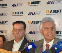 Caiado e Kassab criticam Flávio Bolsonaro após ato com Milei