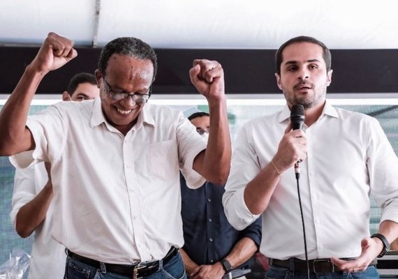 Secretário da Saúde Alexandre Ayres 'vibra'  conquista do  PCCR da saúde