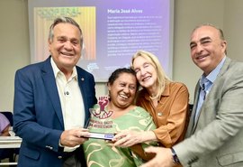 Liderança da Unicafes-AL, Maria José Alves é homenageada em evento da Seagri