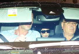 Apagão no aeroporto e segurança armada: Saiba tudo sobre a chegada de Lady Gaga ao Brasil