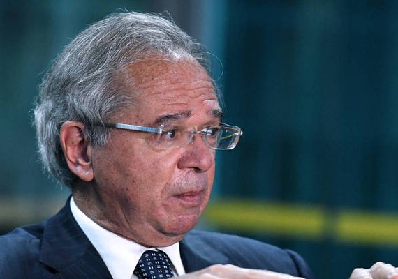 “Vai faltar dinheiro para pagamentos de salários' afirma Guedes sobre precatórios