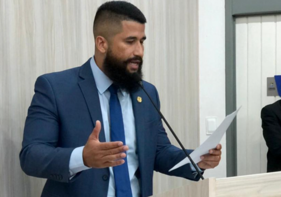 Vereador delegado Fábio Costa propõe PL que regulariza comércio ambulante em Maceió