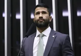 Fábio Costa cobra Rodrigo Cunha em denúncia contra secretária de Saúde