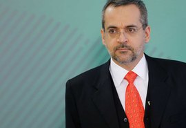 MP processa Weintraub por declaração que universidade só faz balbúrdia