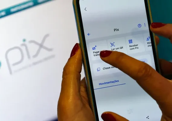 Receita Federal volta a negar taxação do Pix e faz alerta sobre golpes