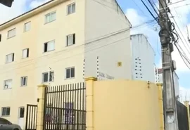 Criança autista cai do 3º andar de prédio e é salva por vizinha; veja o vídeo