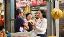 Comerciantes do Mercado Público de Arapiraca recebem caravana de Fabiana Pessoa