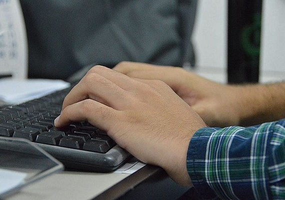 Governo de Alagoas promete lançar editais de mais 3 concursos públicos neste mês
