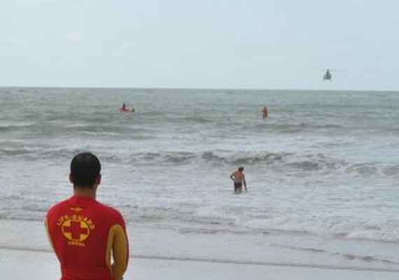 Criança de 10 e jovem de 13 anos se afogam na praia do Francês