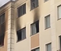 Mulher coloca fogo em apartamento após cobrar dinheiro da esposa do morador, no bairro Antares