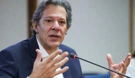 Haddad descarta elevar IOF para conter saída de dólares