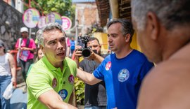 Rafael Brito visita Grota da Jardineira e apresenta propostas de mobilidade urbana