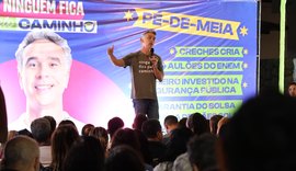 Rafael Brito inaugura comitê ouvindo servidores da educação
