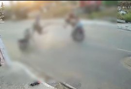 Vídeo mostra impacto de colisão entre motocicletas no interior de Alagoas