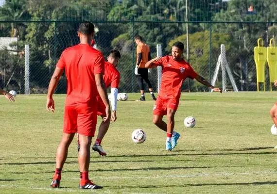 CRB joga contra o Guarani neste sábado (2), no Estádio Rei Pelé