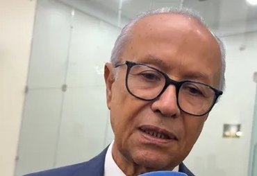 Deputado abre mão da reeleição e articula sucessão familiar