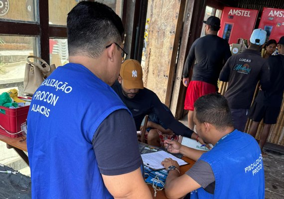 Procon identifica irregularidades em estabelecimentos nas praias de Alagoas