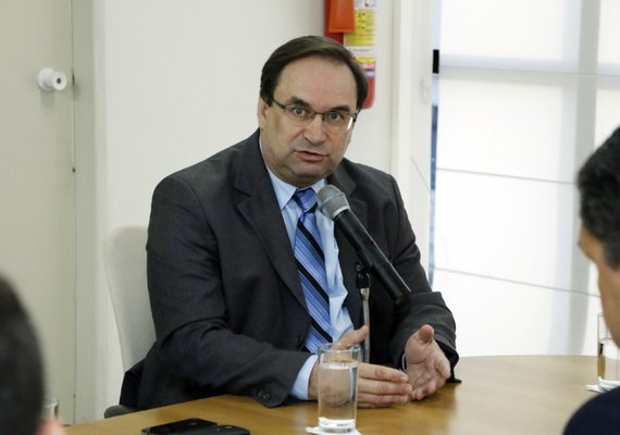 Barbosa pode deixar governo de AL ainda nesta semana