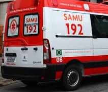 Homem sofre parada cardíaca após colisão entre moto e ônibus em Maceió
