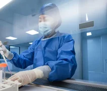 Oxford desenvolve vacina experimental contra Ebola em meio a surto na África