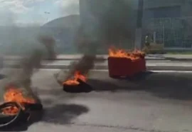 VÍDEO: Moradores do Benedito Bentes bloquearam avenida em protesto contra cobrança abusiva de água