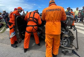 Grave acidente entre dois veículos deixa três vítimas no Pontal da Barra, em Maceió