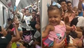 Foliões cantam 'Baby Shark' para acalmar bebê em metrô do Rio e vídeo viraliza; assista